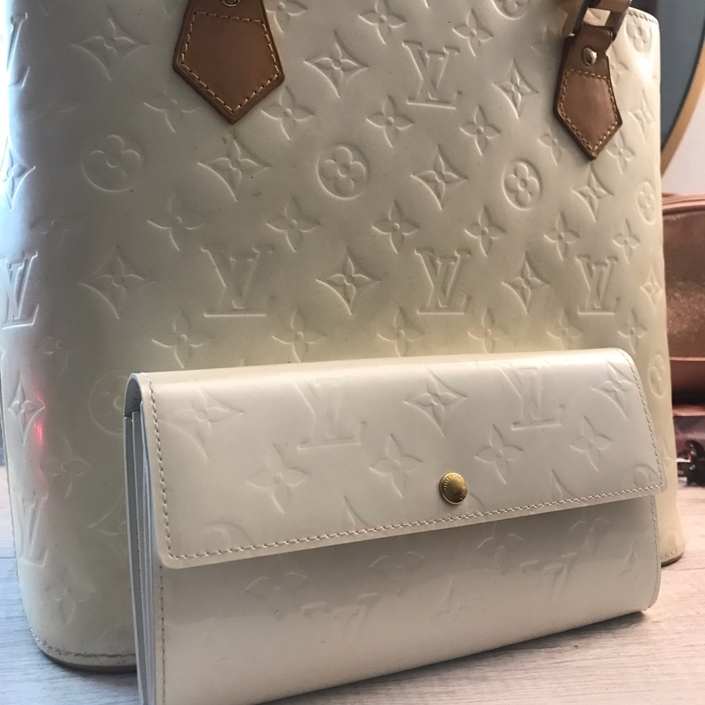 Louis Vuitton White Houston Bag and Wallet